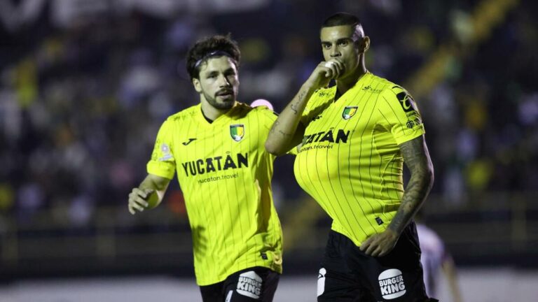 Calerito Sorprende con Triplete: Venados FC Arrasa con Atlante en la Liga de Expansión