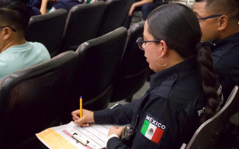Oficiales Tapatíos Fortalecen Seguridad para Extranjeros en la Justa Mundialista