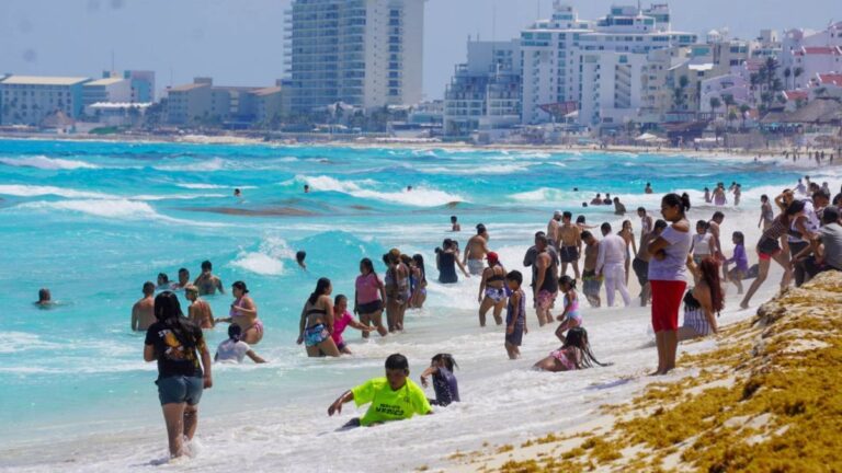 Descubre Si Pueden Cobrarte por Disfrutar las Playas de México