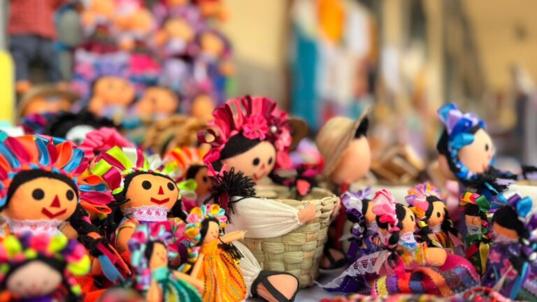 Descubre la Feria de Artesanos: Celebración de la Diversidad Cultural en el Centro Histórico de Guadalajara