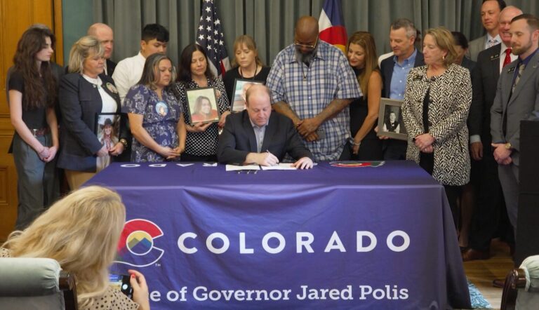 Nueva ley en Colorado obliga a redes sociales a colaborar con la policía en 72 horas