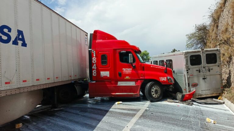 Grave Accidente Colapsa Autopista Toluca-Atlacomulco y Deja Heridos