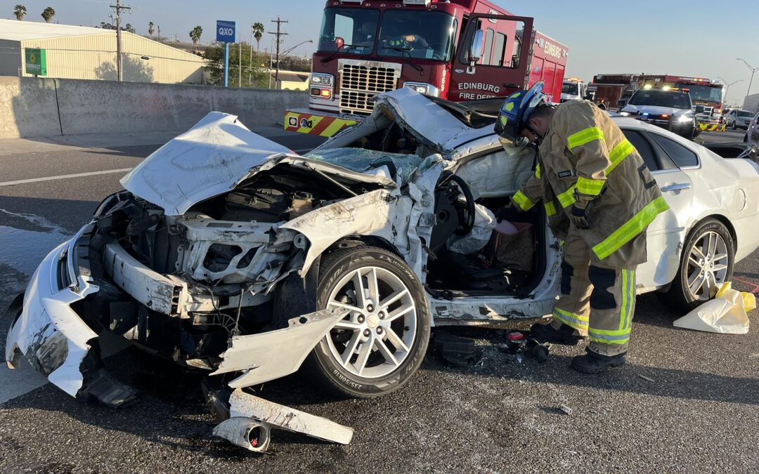 Volcadura en autopista de Edinburg causa cierre total en carriles norte