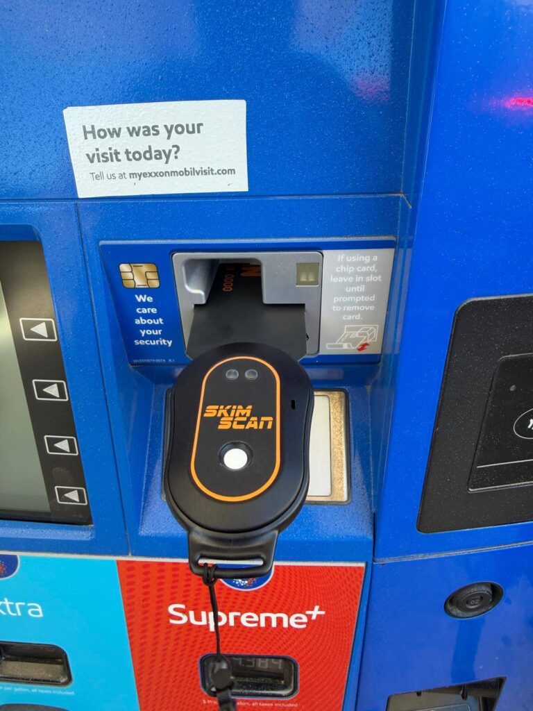 Policía de Alton realiza inspecciones preventivas para detectar dispositivos de “skimming”