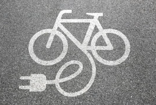 Policía de Portland Busca Identificar Sospechoso en Robo de Bicicleta Eléctrica
