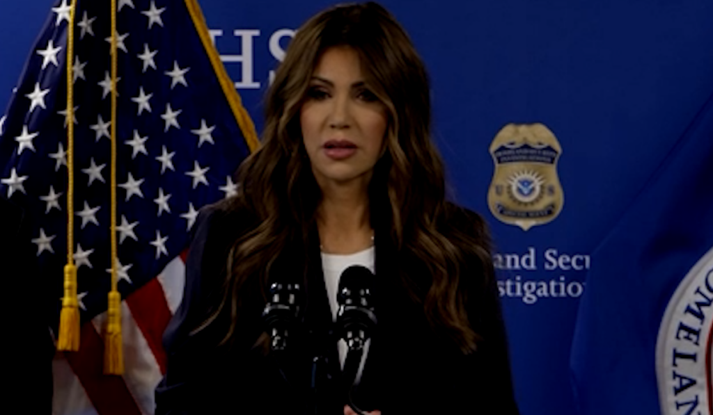 Reacciones de Activistas y Líderes Locales ante la Salida de Kristi Noem del DHS en San Diego
