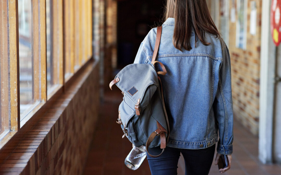 Kansas Elimina Matrícula Estatal para Estudiantes Inmigrantes entre Controversia Legislativa