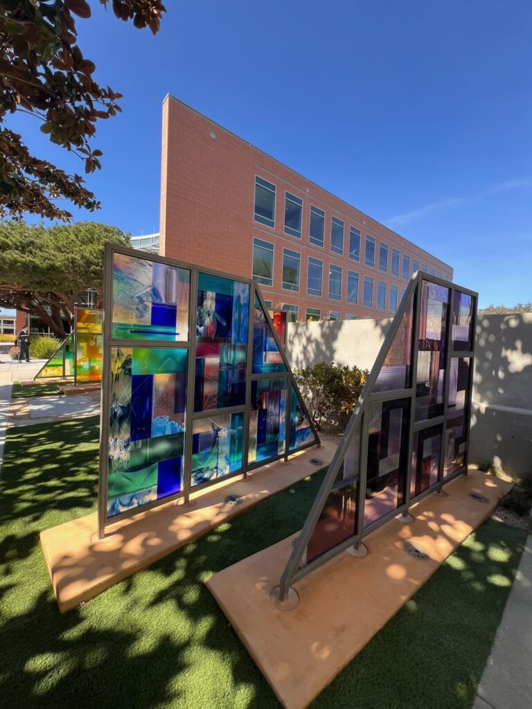 Inauguran Jardín Conmemorativo del COVID-19 en Monterey para Honrar a las Víctimas y Héroes de la Pandemia