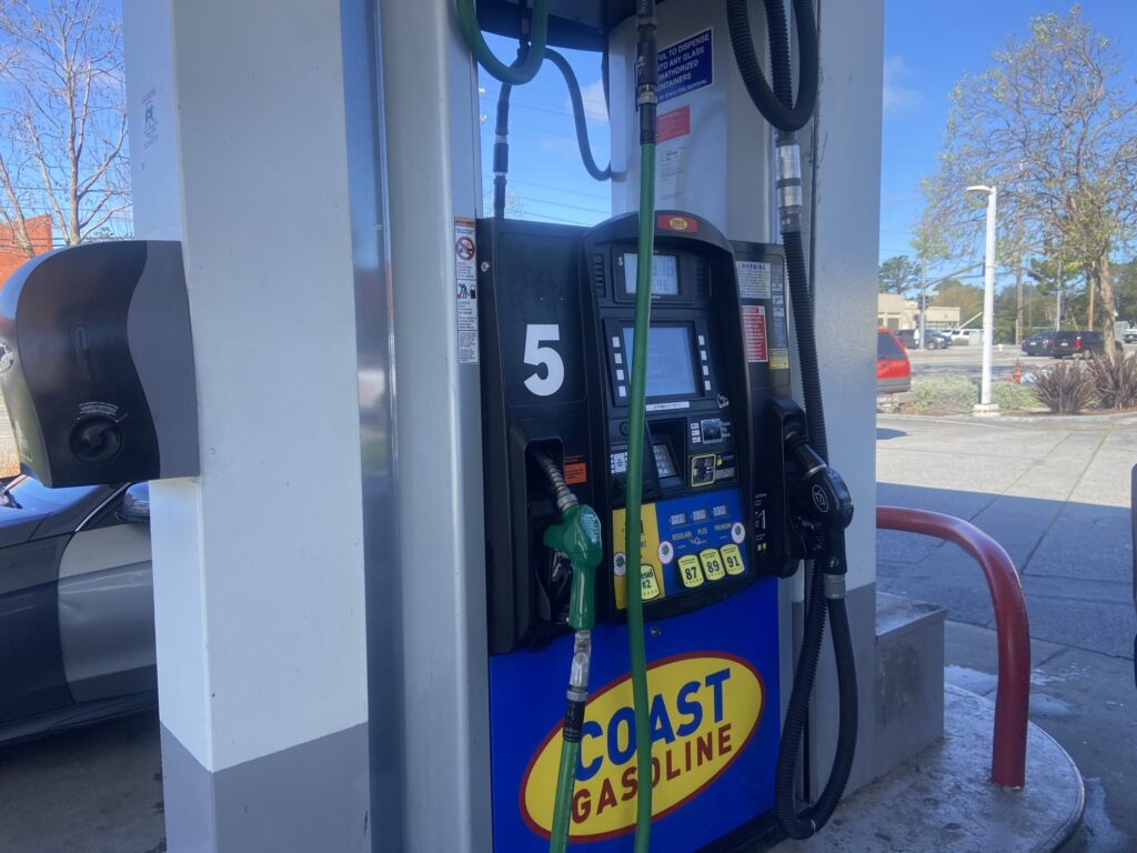 Aumento de la Gasolina: Temores Crecientes por el Conflicto con Irán