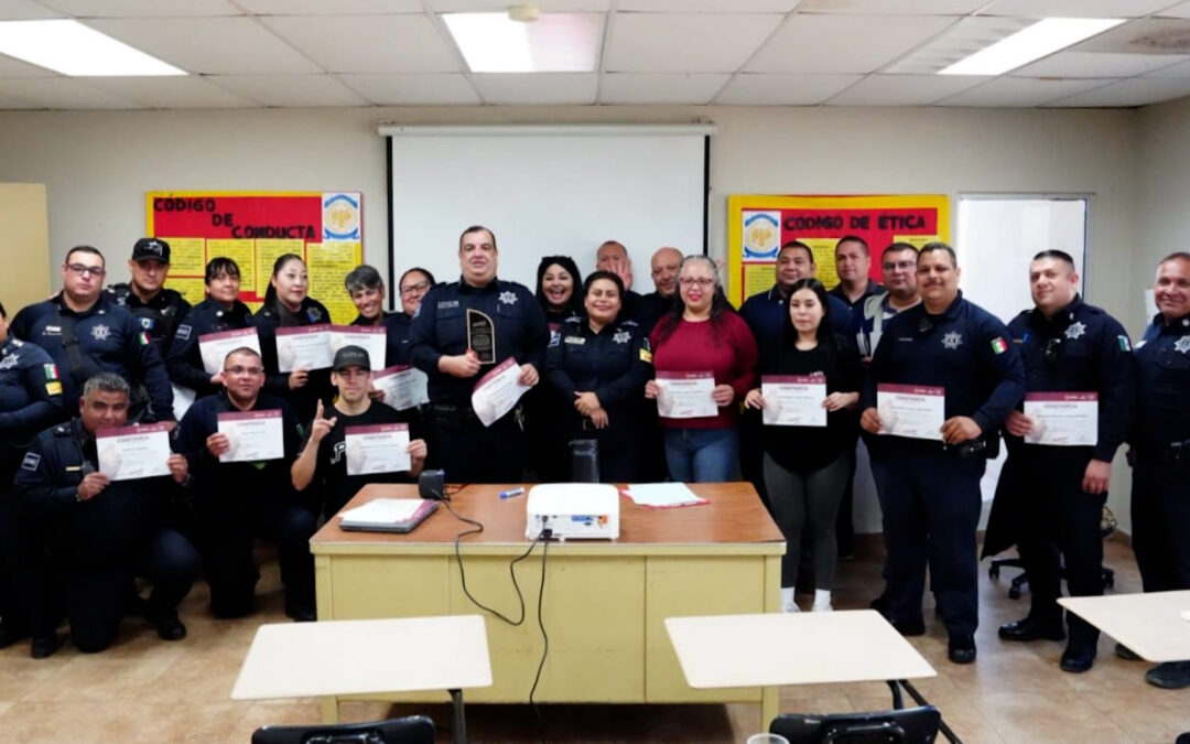 Agentes de la Policía Municipal de Mexicali Refuerzan Capacidades en el Taller “D.A.R.E. para Padres”
