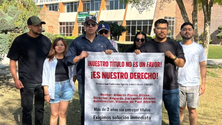 Egresados de la UAAAN Torreón Denuncian Retraso Significativo en la Expedición de Títulos