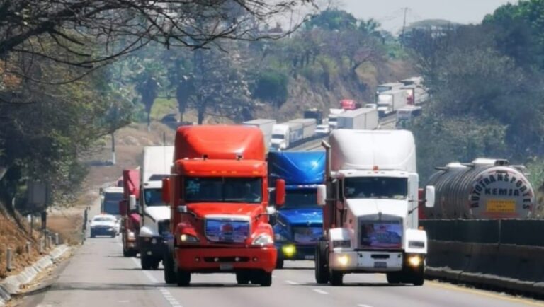 Últimas Noticias en Vivo: Autopista México-Querétaro – Choques y Cierres de Vía