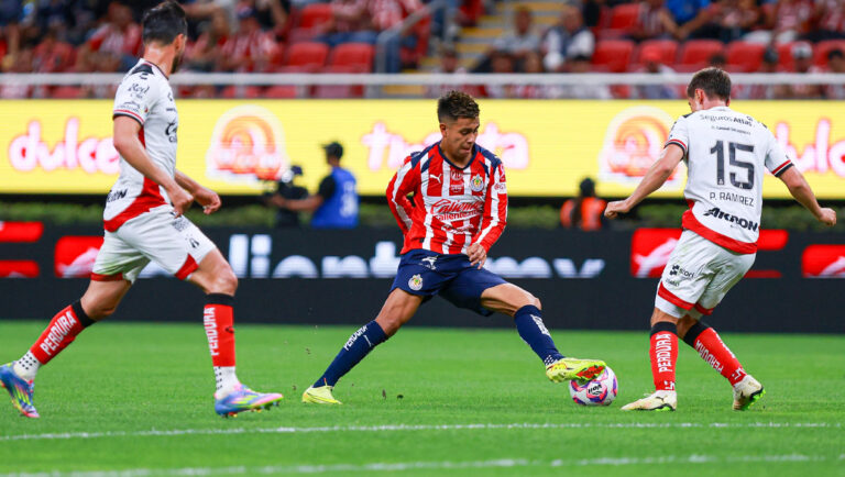 Efraín Álvarez exige victoria en el Clásico Tapatío