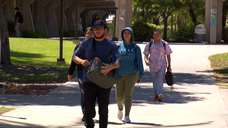 El Programa AB91 Abre Oportunidades de Educación a Jóvenes de la Frontera en California