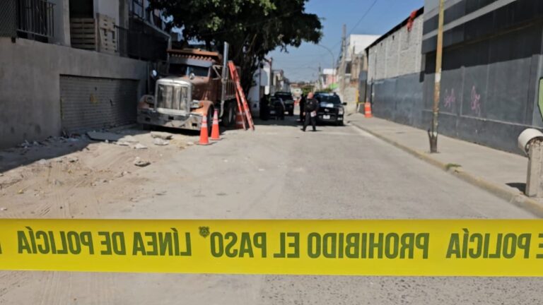 Hombre Localizado Sin Vida en Camión de Volteo en Guadalajara: Investigación en Curso