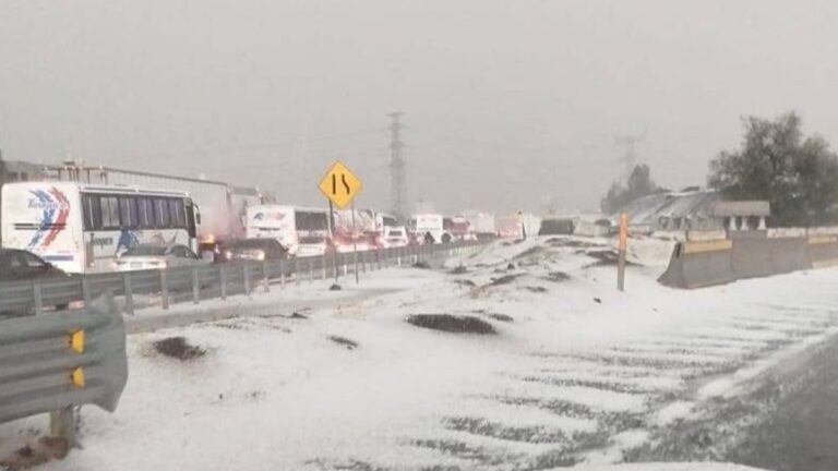 Granizo en Tecámac: Afectaciones Severas Tras Fuertes Lluvias en la México-Pachuca