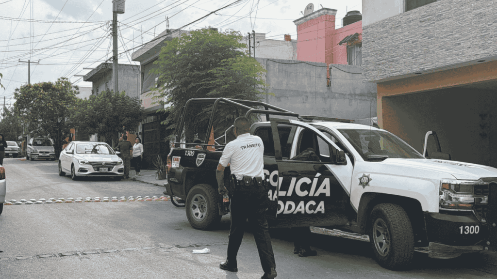 Rehenes en Apodaca: Mujer Rescatada en Estética tras Detención del Agresor