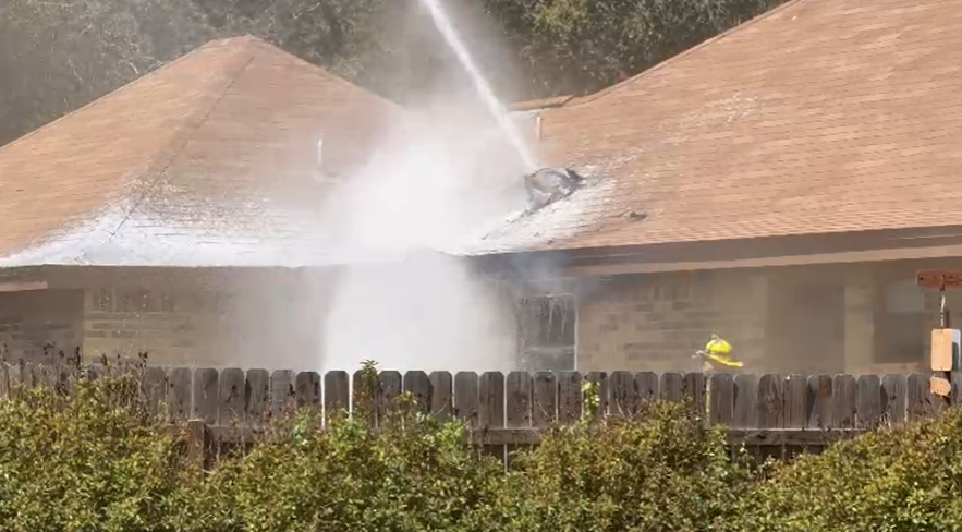 Segundo incendio en McAllen mantiene a autoridades en alerta