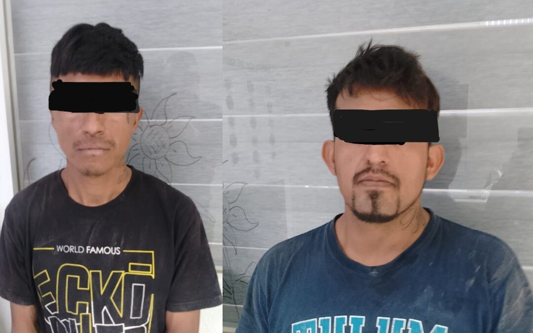 Robos en Torreón: Dos hombres son capturados robando asientos de tractocamión