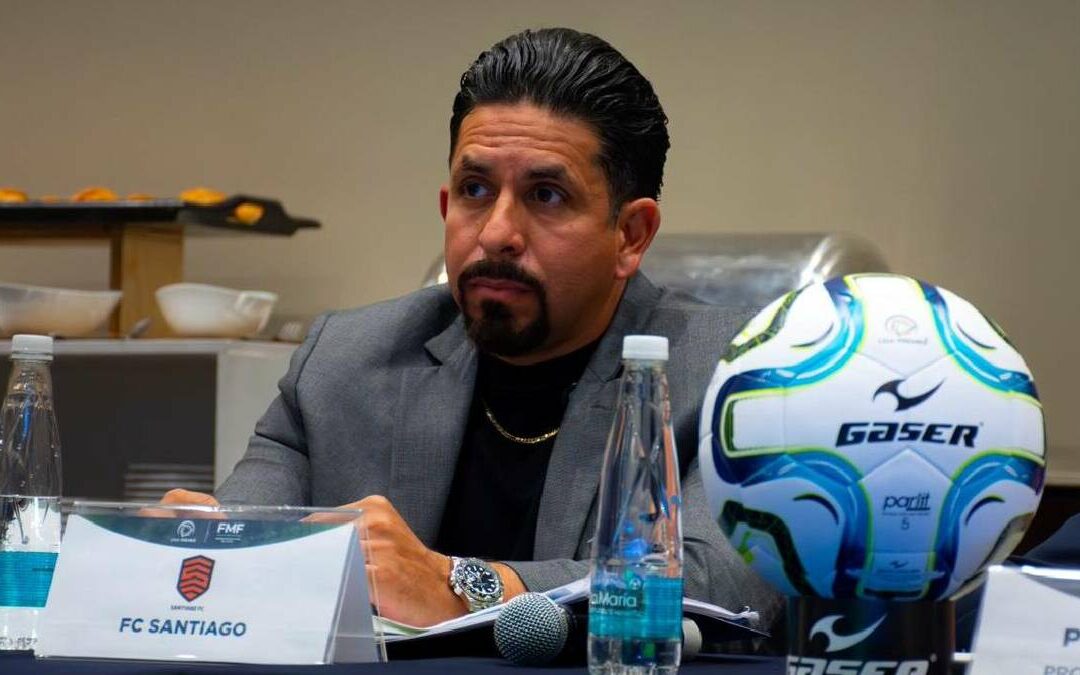 Santiago FC: Modelo de Excelencia en la Liga Premier