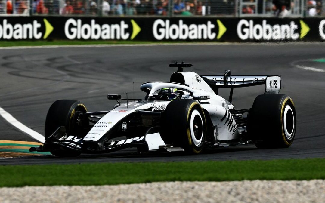 Checo Pérez Finaliza en Decimosexto Lugar en el GP de Australia; Russel Triunfa en el Inicio de la F1 2026