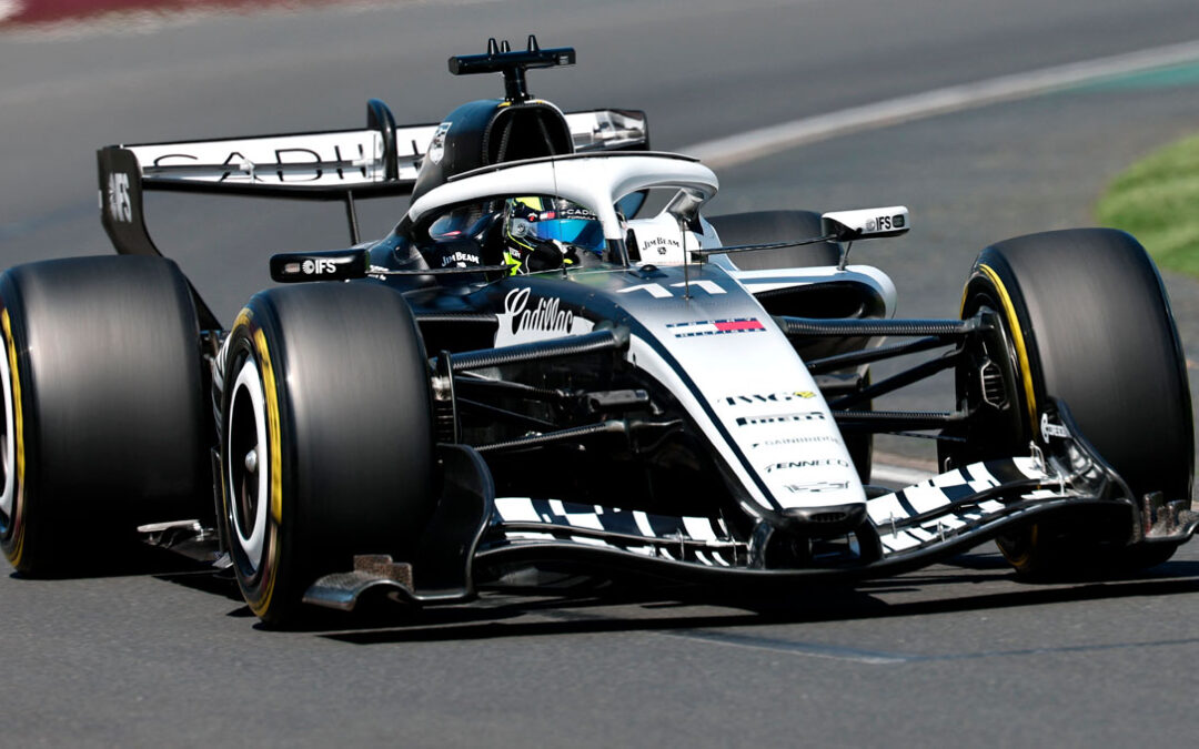 Checo Pérez enfrenta problemas técnicos en la PL2 de Australia: Solo completó 2 vueltas