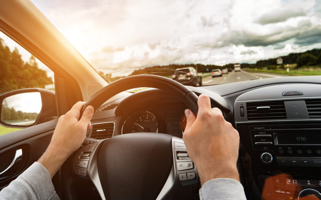 Ley ‘Manos Libres’ en Colorado Mejora Seguridad Vial y Reduce Accidentes