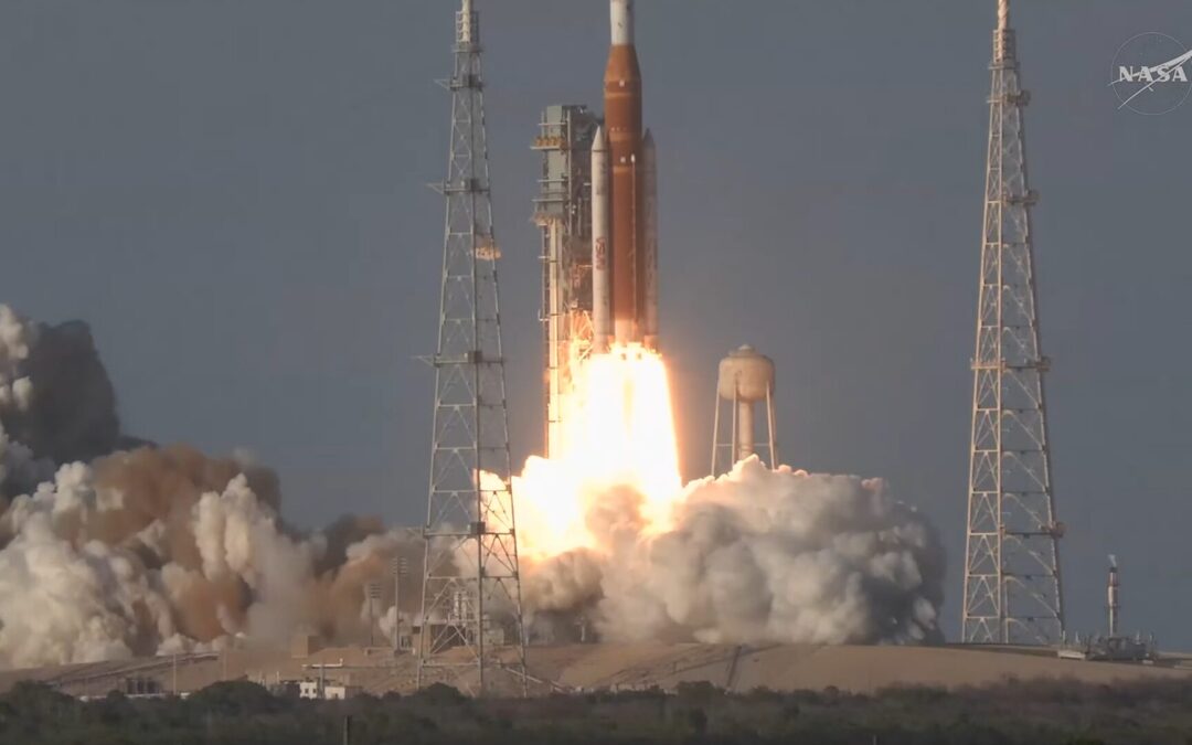 Misión Artemis II: Astronautas Emprenden Viaje Histórico a la Luna