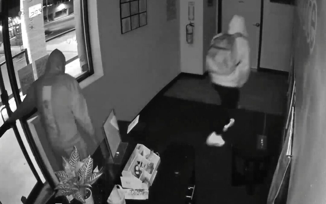 Fraude de seguros en Boulder: Dueña de estudio de baile enfrenta cargos por robo falso