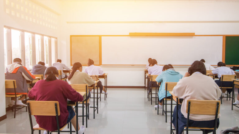 Recorte de Protecciones para Estudiantes Transgénero en Escuelas de California por el Departamento de Educación