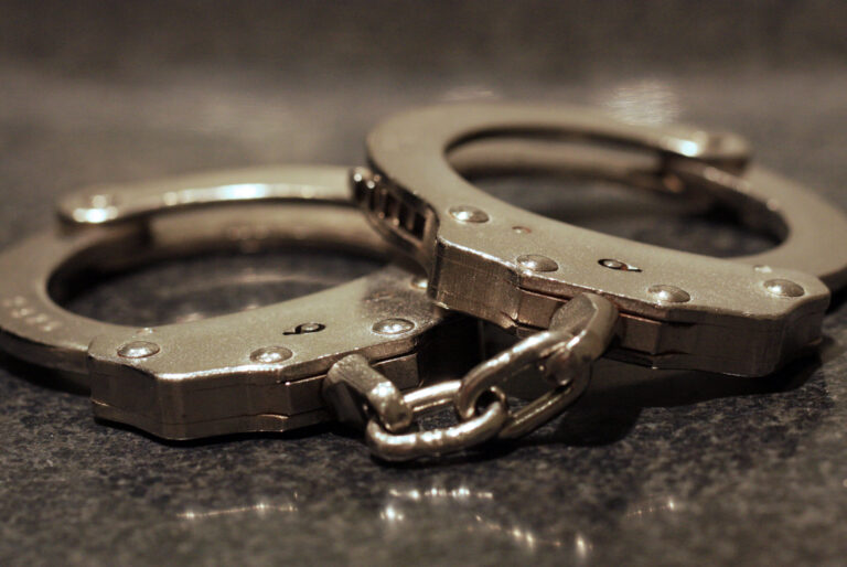 Agresión a Estudiante en New Hampshire: Paraprofesional Arrestada