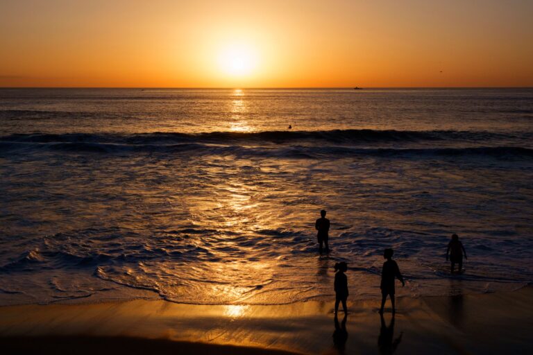 Súper El Niño: Calor Invernal en San Diego Desata Alertas Climáticas