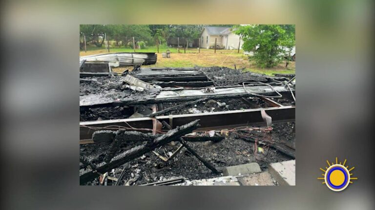 Incendio en Dona: Destrucción y Solidaridad Marcan el Destino de una Familia