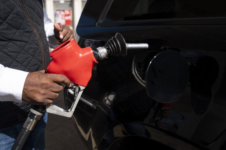 Aumento de Precios de Gasolina en Nuevo México: Promedio Alcanza los $4.04