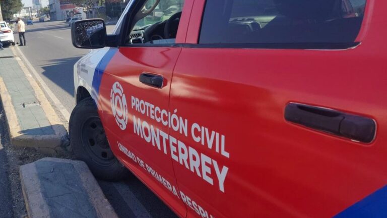 Protección Civil Monterrey Rescata a Mujer de 65 Años de Paro Cardiorrespiratorio