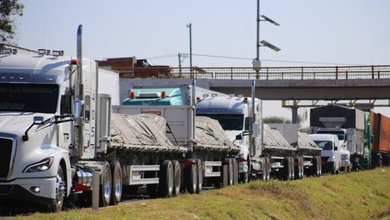 Actualización en Vivo de la Autopista México-Querétaro: Choques y Cierres Viales