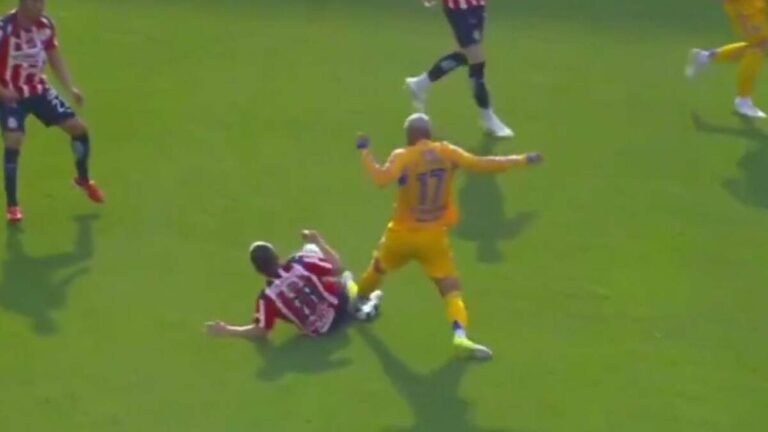 Cantante Guerrero Exige Expulsión de Bufalo Aguirre en el Partido contra Chivas
