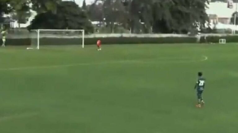 Portero Julio González Sorprende con Golazo en Puebla Sub-21, Pero es Anulado