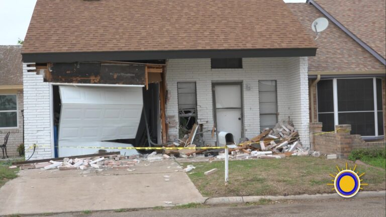 Vehículo Intoxicado Destruye Vivienda En Mission
