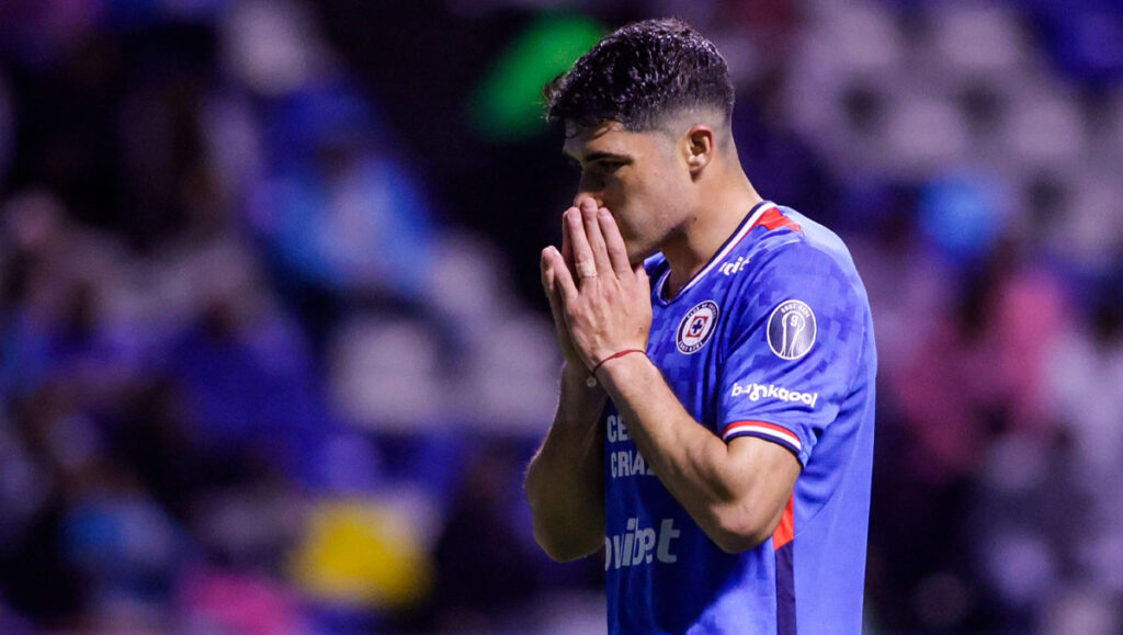 Cruz Azul en Crisis: ¿Podrá Nico Ibáñez Recuperarse para la Liguilla?