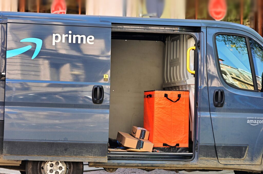 Protestas sindicales en Amazon se extienden desde California al este del país