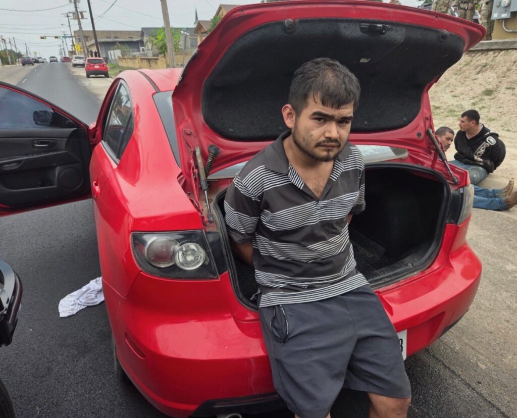 Detienen a menor por tráfico de personas tras persecución en el condado Starr