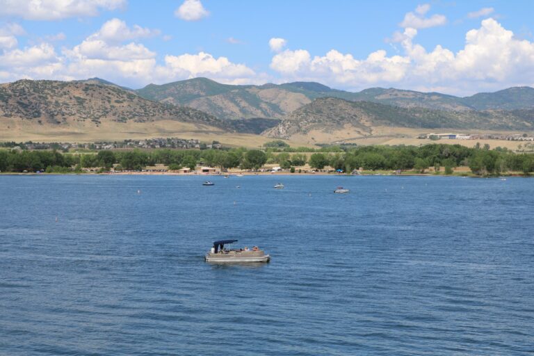 Rescates Acuáticos en Chatfield State Park: Fuertes Vientos Azotan Colorado