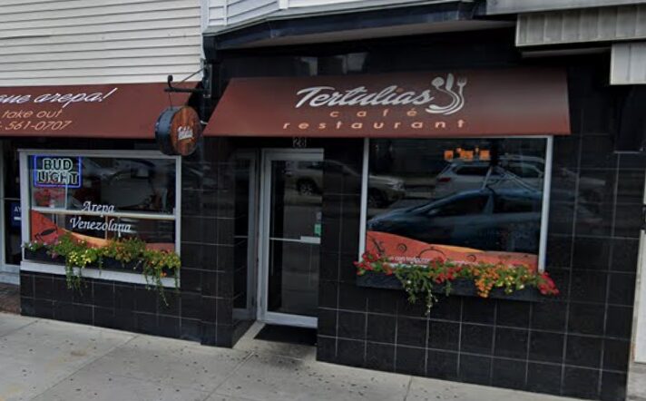 Pareja de East Boston Enfrenta Cargos por Presunto Ataque Racista en Tertulia’s Café