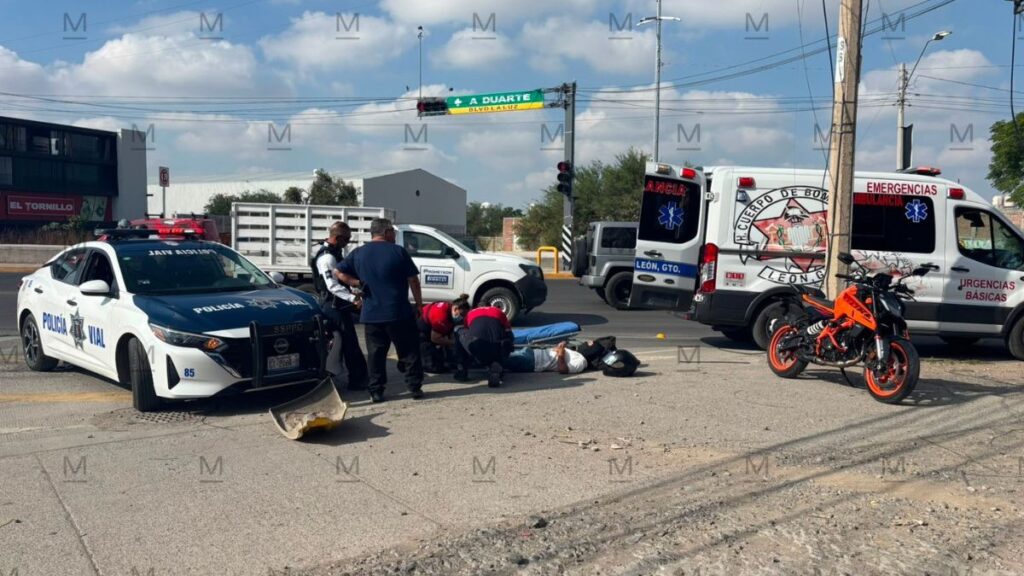 Motociclista resulta gravemente herido tras accidente con camión de transporte público en León