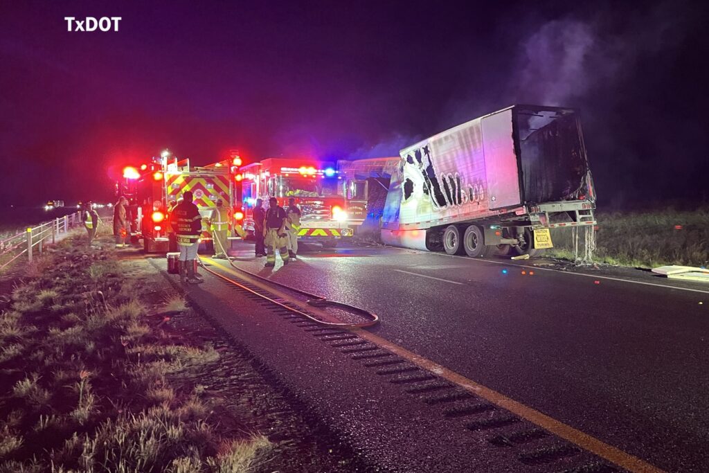 Persecución por contrabando humano termina con tráiler en llamas al norte de Linn