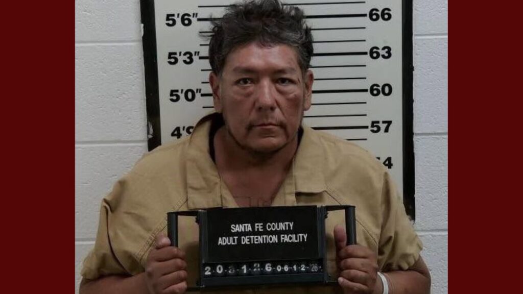 DWI en Santa Fe: arrestan a conductor tras chocar contra un muro residencial; suma su sexto cargo