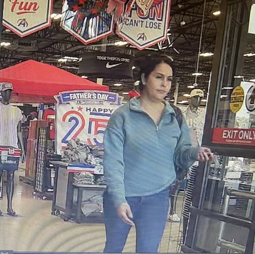 Crime Stoppers solicita ayuda para identificar a mujer vinculada a presunto robo en Harlingen