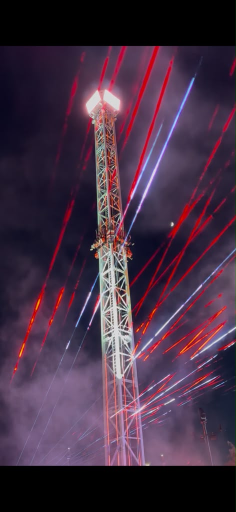 Eye Dropper debuta en AREA15: la nueva atracción de caída libre en Las Vegas
