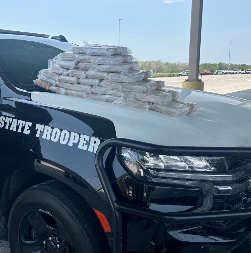 Incautan casi un millón de dólares en cocaína durante parada de tráfico en el sur de Texas